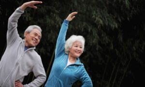 Descubre los cambios biológicos, psicológicos y sociales que comportan el envejecimiento.