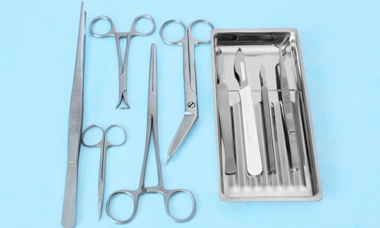 Descubre qué es el instrumental sanitario y los tipos que existen.