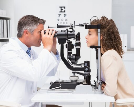 Fórmate en salud ocular con el Máster en Oftalmología + Auxiliar de Óptica