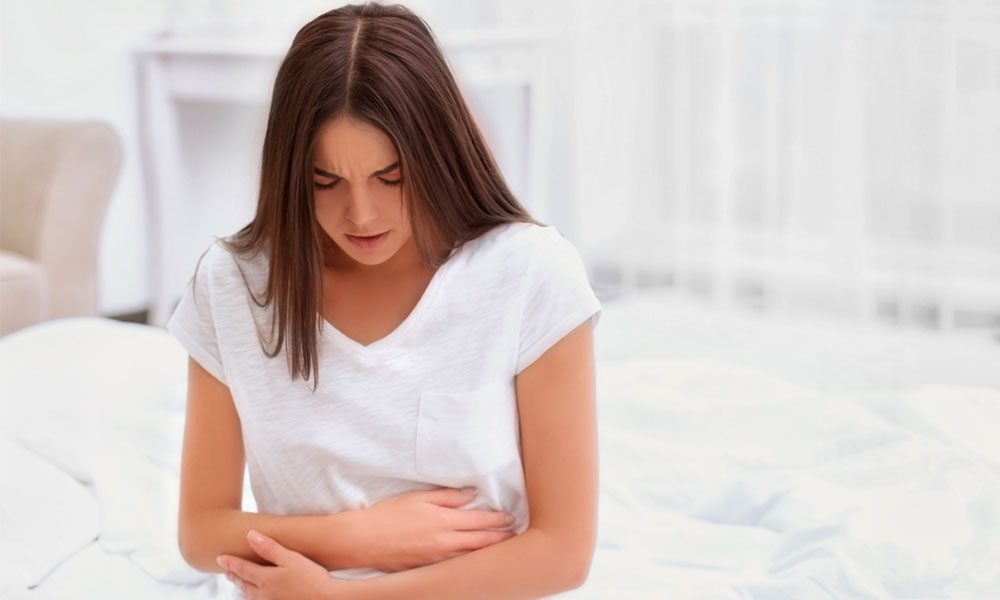 ¿Qué causa los ovarios poliquísticos?