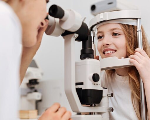 Especialízate en salud visual con el Postgrado en Óptica y Optometría